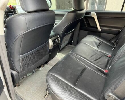 Сірий Тойота Ленд Крузер Прадо 150, об'ємом двигуна 3 л та пробігом 275 тис. км за 23500 $, фото 7 на Automoto.ua