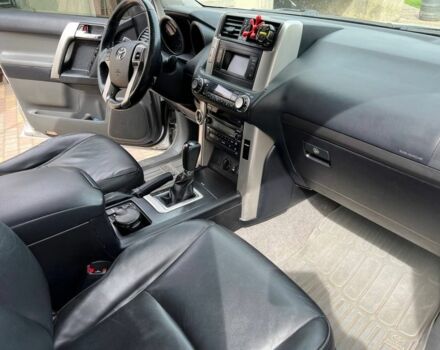 Сірий Тойота Ленд Крузер Прадо 150, об'ємом двигуна 3 л та пробігом 275 тис. км за 23500 $, фото 8 на Automoto.ua