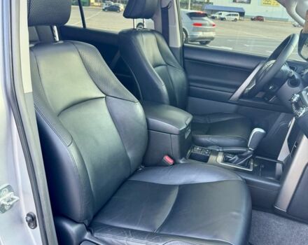 Серый Тойота Ленд Крузер Прадо 150, объемом двигателя 4 л и пробегом 173 тыс. км за 27000 $, фото 18 на Automoto.ua