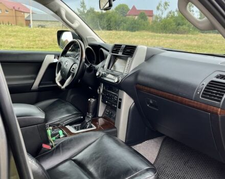 Сірий Тойота Ленд Крузер Прадо 150, об'ємом двигуна 3 л та пробігом 240 тис. км за 24500 $, фото 4 на Automoto.ua