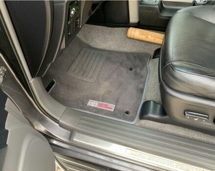 Серый Тойота Ленд Крузер Прадо 150, объемом двигателя 4 л и пробегом 183 тыс. км за 22000 $, фото 7 на Automoto.ua