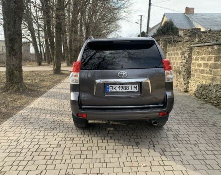 Серый Тойота Ленд Крузер Прадо 150, объемом двигателя 4 л и пробегом 183 тыс. км за 22000 $, фото 4 на Automoto.ua