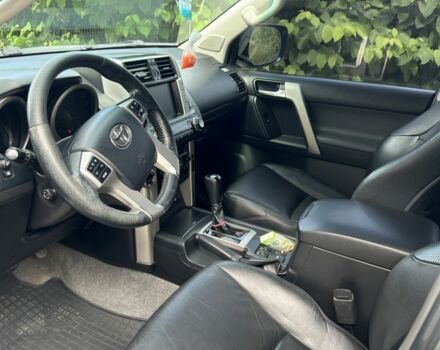 Серый Тойота Ленд Крузер Прадо 150, объемом двигателя 0 л и пробегом 250 тыс. км за 25000 $, фото 8 на Automoto.ua