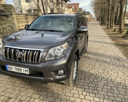 Серый Тойота Ленд Крузер Прадо 150, объемом двигателя 4 л и пробегом 183 тыс. км за 22000 $, фото 1 на Automoto.ua