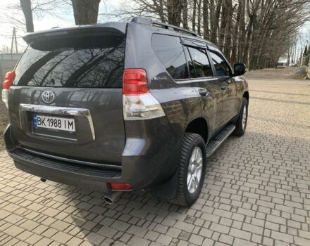 Серый Тойота Ленд Крузер Прадо 150, объемом двигателя 4 л и пробегом 183 тыс. км за 22000 $, фото 2 на Automoto.ua