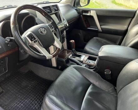 Серый Тойота Ленд Крузер Прадо 150, объемом двигателя 4 л и пробегом 276 тыс. км за 21999 $, фото 4 на Automoto.ua