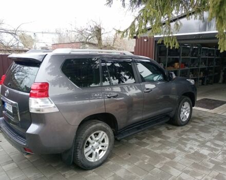 Сірий Тойота Ленд Крузер Прадо 150, об'ємом двигуна 4 л та пробігом 161 тис. км за 23000 $, фото 2 на Automoto.ua