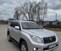 Серый Тойота Ленд Крузер Прадо 150, объемом двигателя 3 л и пробегом 220 тыс. км за 22700 $, фото 1 на Automoto.ua