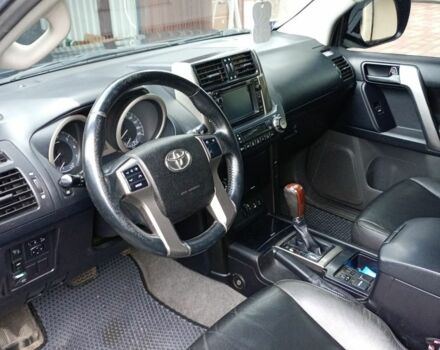 Сірий Тойота Ленд Крузер Прадо 150, об'ємом двигуна 4 л та пробігом 161 тис. км за 23000 $, фото 3 на Automoto.ua