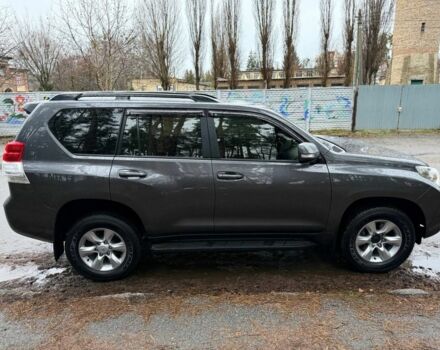 Серый Тойота Ленд Крузер Прадо 150, объемом двигателя 3 л и пробегом 185 тыс. км за 25500 $, фото 1 на Automoto.ua