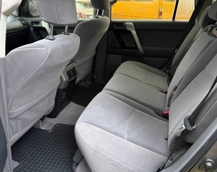 Серый Тойота Ленд Крузер Прадо 150, объемом двигателя 3 л и пробегом 185 тыс. км за 25500 $, фото 13 на Automoto.ua