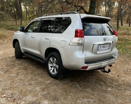 Серый Тойота Ленд Крузер Прадо 150, объемом двигателя 3 л и пробегом 490 тыс. км за 22500 $, фото 2 на Automoto.ua