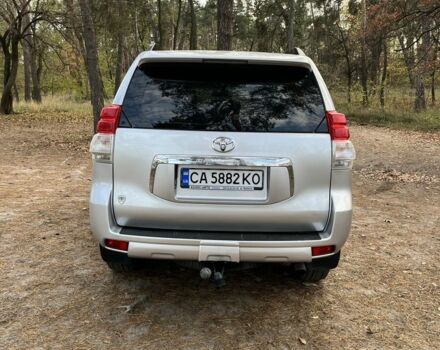 Серый Тойота Ленд Крузер Прадо 150, объемом двигателя 3 л и пробегом 490 тыс. км за 22500 $, фото 4 на Automoto.ua