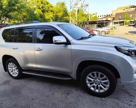 Серый Тойота Ленд Крузер Прадо 150, объемом двигателя 4 л и пробегом 111 тыс. км за 30500 $, фото 1 на Automoto.ua