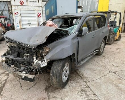 Серый Тойота Ленд Крузер Прадо 150, объемом двигателя 2.8 л и пробегом 210 тыс. км за 9999 $, фото 3 на Automoto.ua