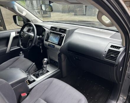 Серый Тойота Ленд Крузер Прадо 150, объемом двигателя 2.7 л и пробегом 51 тыс. км за 32400 $, фото 6 на Automoto.ua