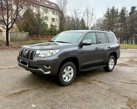 Серый Тойота Ленд Крузер Прадо 150, объемом двигателя 2.7 л и пробегом 159 тыс. км за 27800 $, фото 1 на Automoto.ua
