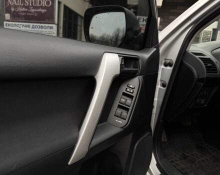 Серый Тойота Ленд Крузер Прадо 150, объемом двигателя 0 л и пробегом 125 тыс. км за 24700 $, фото 10 на Automoto.ua