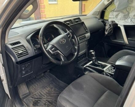 Серый Тойота Ленд Крузер Прадо 150, объемом двигателя 2.8 л и пробегом 59 тыс. км за 33500 $, фото 4 на Automoto.ua