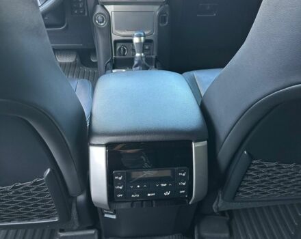 Серый Тойота Ленд Крузер Прадо 150, объемом двигателя 4.8 л и пробегом 72 тыс. км за 55000 $, фото 13 на Automoto.ua