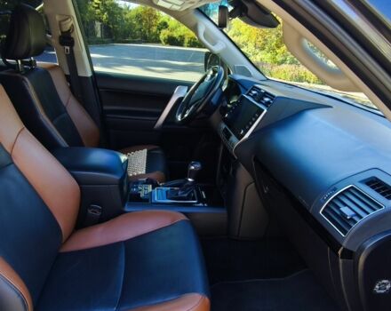 Сірий Тойота Ленд Крузер Прадо 150, об'ємом двигуна 2.8 л та пробігом 116 тис. км за 51000 $, фото 12 на Automoto.ua