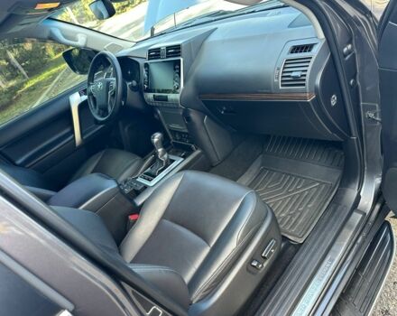 Серый Тойота Ленд Крузер Прадо 150, объемом двигателя 4.8 л и пробегом 72 тыс. км за 55000 $, фото 9 на Automoto.ua