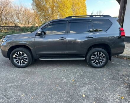 Серый Тойота Ленд Крузер Прадо 150, объемом двигателя 4.8 л и пробегом 72 тыс. км за 55000 $, фото 3 на Automoto.ua