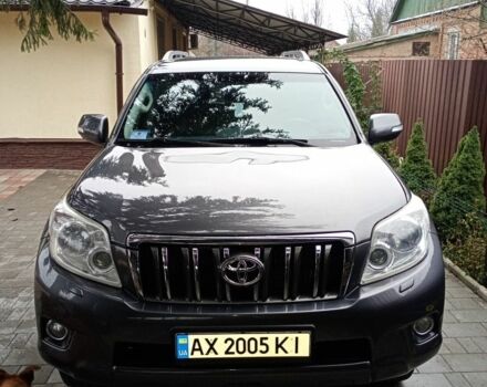 Серый Тойота Ленд Крузер Прадо 150, объемом двигателя 4 л и пробегом 161 тыс. км за 23000 $, фото 1 на Automoto.ua