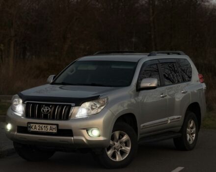 Серый Тойота Ленд Крузер Прадо 150, объемом двигателя 3 л и пробегом 240 тыс. км за 21500 $, фото 1 на Automoto.ua