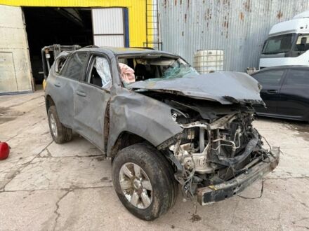 Серый Тойота Ленд Крузер Прадо 150, объемом двигателя 2.8 л и пробегом 210 тыс. км за 9999 $, фото 1 на Automoto.ua