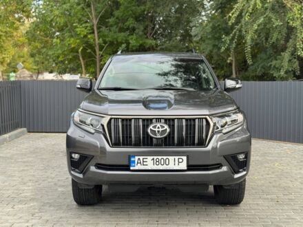 Сірий Тойота Ленд Крузер Прадо 150, об'ємом двигуна 4 л та пробігом 62 тис. км за 49500 $, фото 1 на Automoto.ua