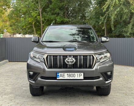 Серый Тойота Ленд Крузер Прадо 150, объемом двигателя 4 л и пробегом 62 тыс. км за 49500 $, фото 1 на Automoto.ua