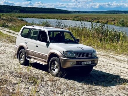 Тойота Ленд Крузер Прадо 90 2001 в Краматорске на Automoto.ua Белый Тойота Ленд Крузер Прадо 90, объемом двигателя 3 л и пробегом 420 тыс. км за 5300 $, фото 1 на Automoto.ua