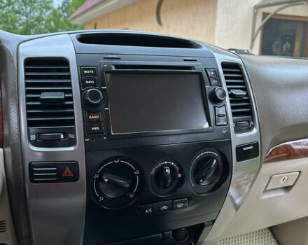 Белый Тойота Ленд Крузер Прадо, объемом двигателя 2.69 л и пробегом 250 тыс. км за 12000 $, фото 16 на Automoto.ua