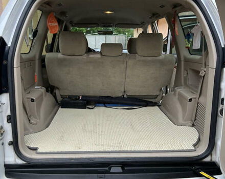 Белый Тойота Ленд Крузер Прадо, объемом двигателя 2.69 л и пробегом 250 тыс. км за 12000 $, фото 8 на Automoto.ua