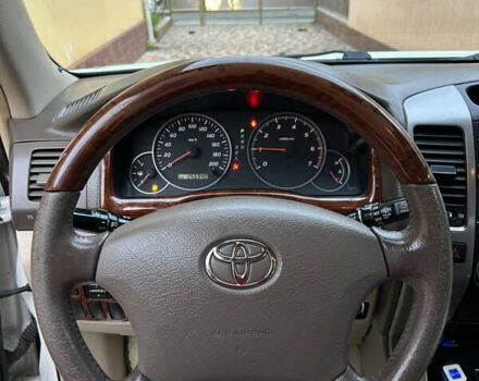 Белый Тойота Ленд Крузер Прадо, объемом двигателя 2.69 л и пробегом 250 тыс. км за 12000 $, фото 19 на Automoto.ua