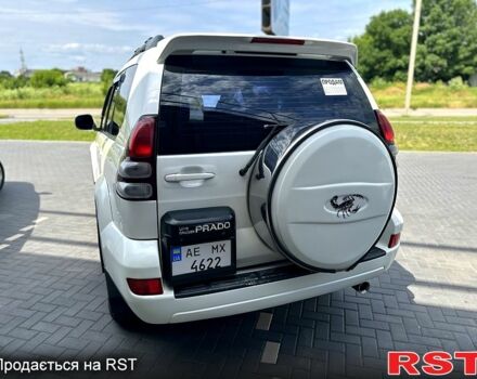 Белый Тойота Ленд Крузер Прадо, объемом двигателя 2.7 л и пробегом 237 тыс. км за 13500 $, фото 4 на Automoto.ua