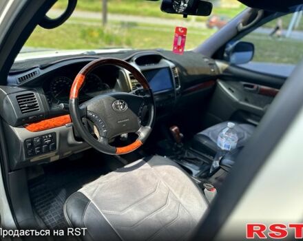 Белый Тойота Ленд Крузер Прадо, объемом двигателя 2.7 л и пробегом 237 тыс. км за 13500 $, фото 8 на Automoto.ua