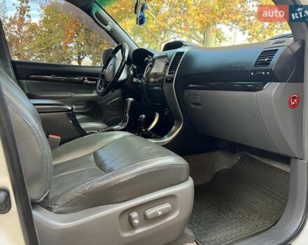 Белый Тойота Ленд Крузер Прадо, объемом двигателя 3.96 л и пробегом 257 тыс. км за 16900 $, фото 81 на Automoto.ua