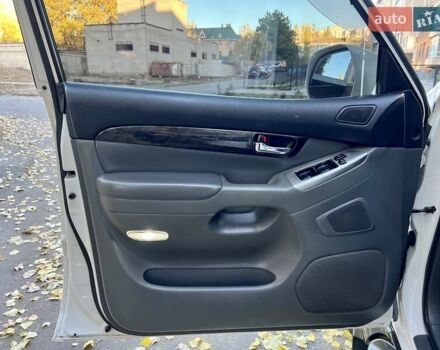 Белый Тойота Ленд Крузер Прадо, объемом двигателя 3.96 л и пробегом 257 тыс. км за 16900 $, фото 89 на Automoto.ua