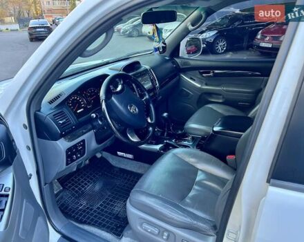 Белый Тойота Ленд Крузер Прадо, объемом двигателя 3.96 л и пробегом 257 тыс. км за 16900 $, фото 80 на Automoto.ua