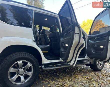 Белый Тойота Ленд Крузер Прадо, объемом двигателя 3.96 л и пробегом 257 тыс. км за 16900 $, фото 60 на Automoto.ua