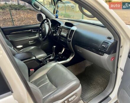 Белый Тойота Ленд Крузер Прадо, объемом двигателя 3.96 л и пробегом 257 тыс. км за 16900 $, фото 75 на Automoto.ua