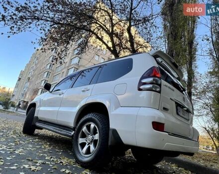 Белый Тойота Ленд Крузер Прадо, объемом двигателя 3.96 л и пробегом 257 тыс. км за 16900 $, фото 45 на Automoto.ua