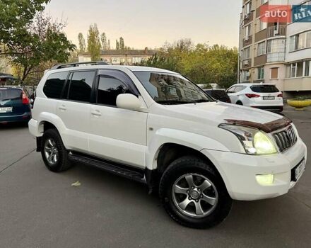 Белый Тойота Ленд Крузер Прадо, объемом двигателя 3.96 л и пробегом 257 тыс. км за 16900 $, фото 62 на Automoto.ua