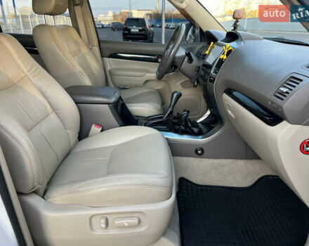 Белый Тойота Ленд Крузер Прадо, объемом двигателя 4 л и пробегом 273 тыс. км за 17500 $, фото 9 на Automoto.ua