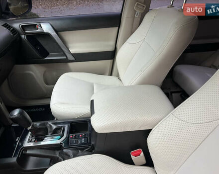 Белый Тойота Ленд Крузер Прадо, объемом двигателя 2.7 л и пробегом 228 тыс. км за 19950 $, фото 74 на Automoto.ua