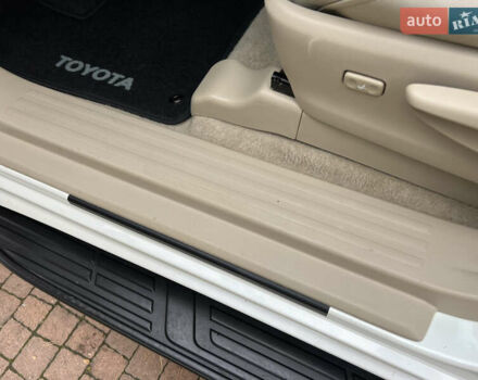 Белый Тойота Ленд Крузер Прадо, объемом двигателя 2.7 л и пробегом 228 тыс. км за 19950 $, фото 91 на Automoto.ua