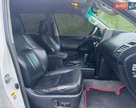 Белый Тойота Ленд Крузер Прадо, объемом двигателя 4 л и пробегом 237 тыс. км за 18750 $, фото 12 на Automoto.ua