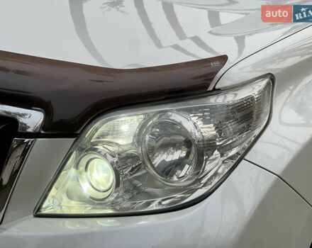 Белый Тойота Ленд Крузер Прадо, объемом двигателя 2.7 л и пробегом 228 тыс. км за 19950 $, фото 8 на Automoto.ua